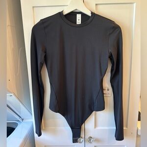 New with Tags Lululemon Black Wondermost crewneck long sleeve bodysuit